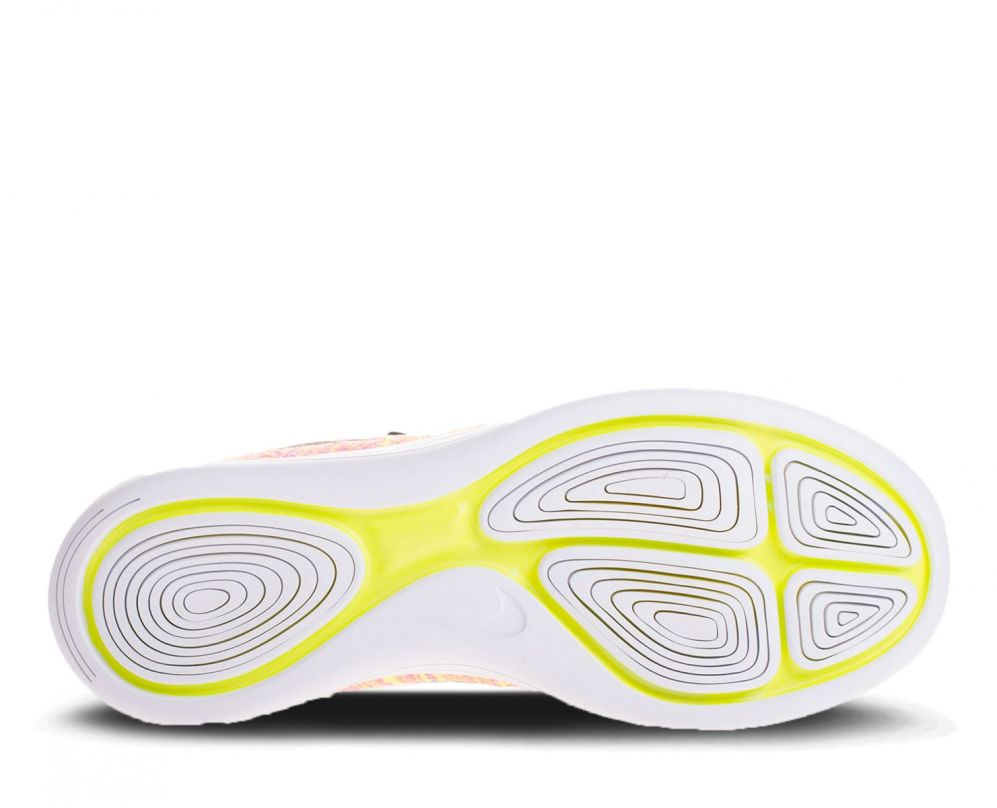 Nike Wmns Nike Lunarepic Flyknit (Bruin) - Sportschoenen chez Sarenza  (280975)