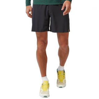 On Lightweight Shorts heren