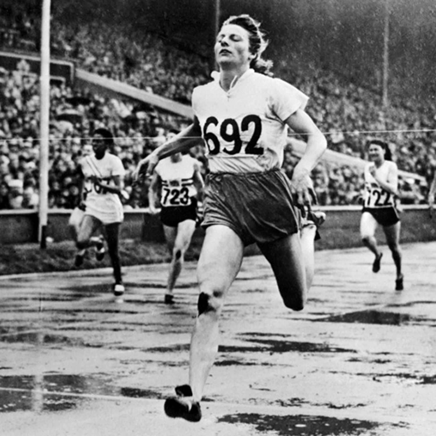 Een moeder, Olympisch gouden medaillewinnares en een atletiek pionier