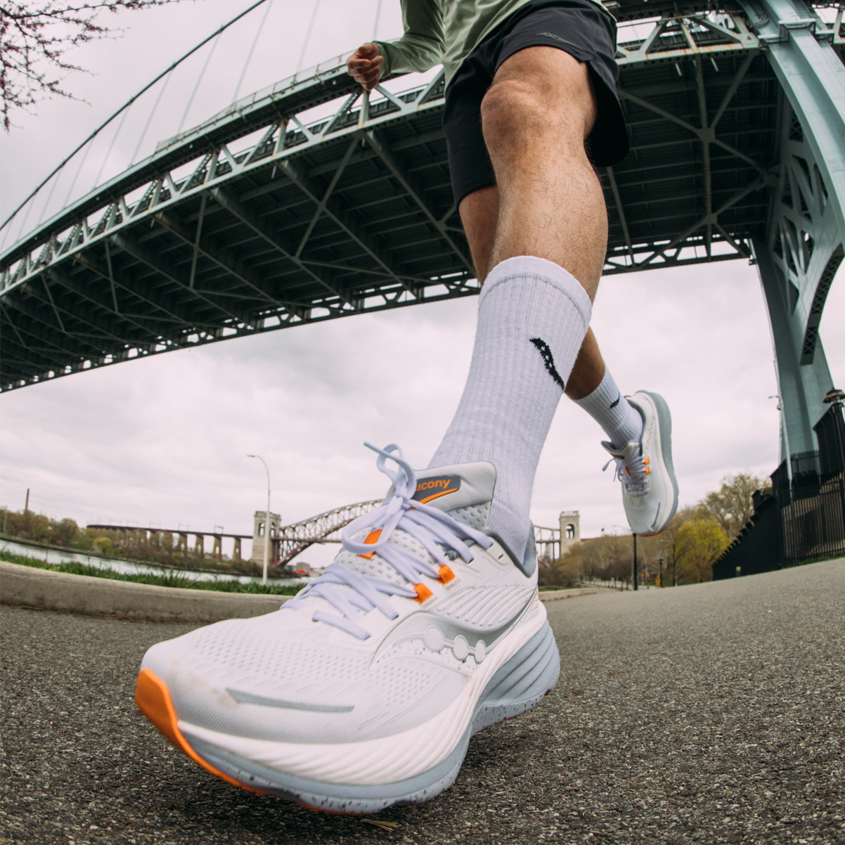 Saucony Hurricane 24