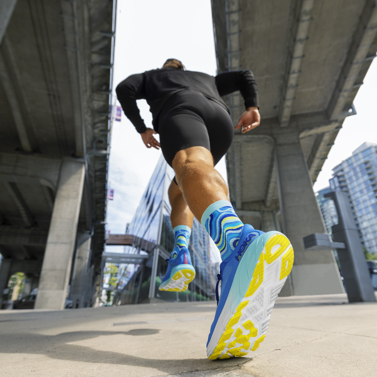 HOKA Arahi 7